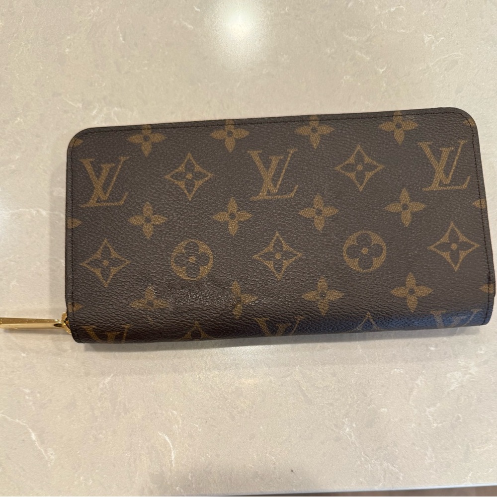Pre owned Louis Vuitton Zippy Wallet